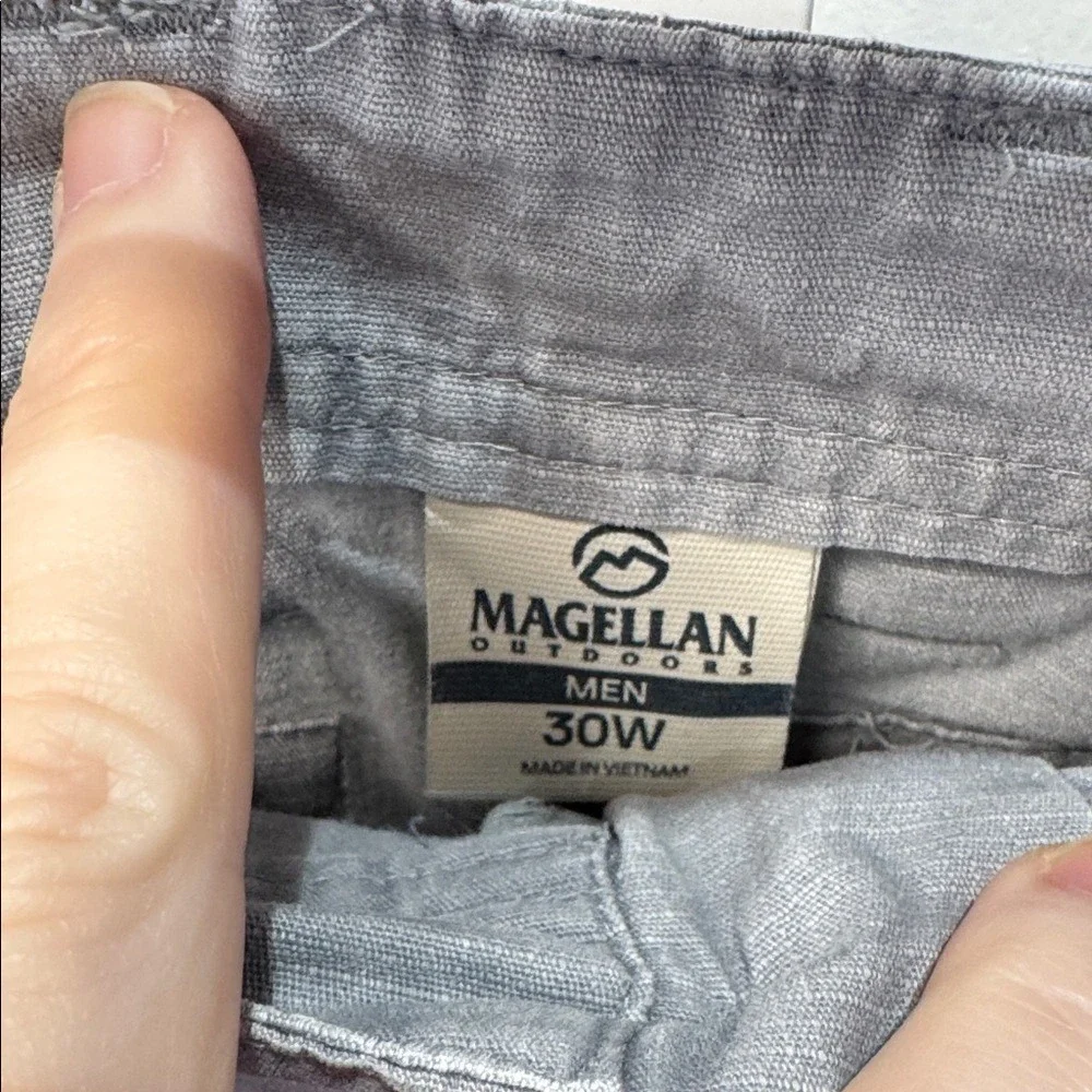 Magellan‎ Outdoors Men Gray Cargo Shorts Size 30W Outdoor Utility Pockets